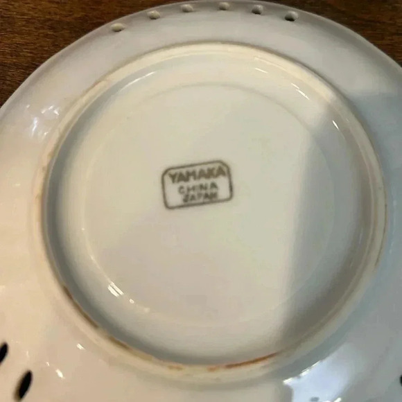 Vintage Yamaka China Japan Purple Iris Saucer in beautiful condition. - Picture 4 of 4